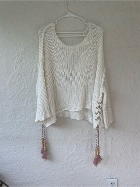 Vintage Havana cream oversized bell sleeve lightweight sweater, tassel bead; M